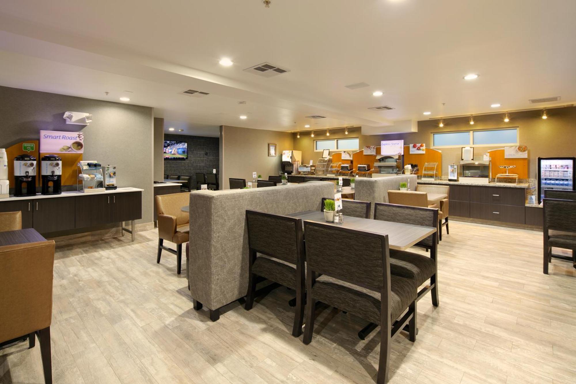 Holiday Inn Express Hotel & Suites - Paso Robles By Ihg Exterior foto